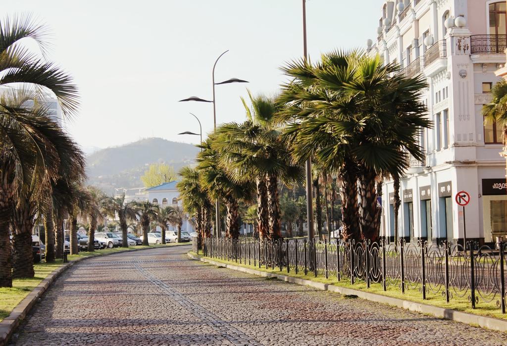 Batumi Summer Hotel ภายนอก รูปภาพ